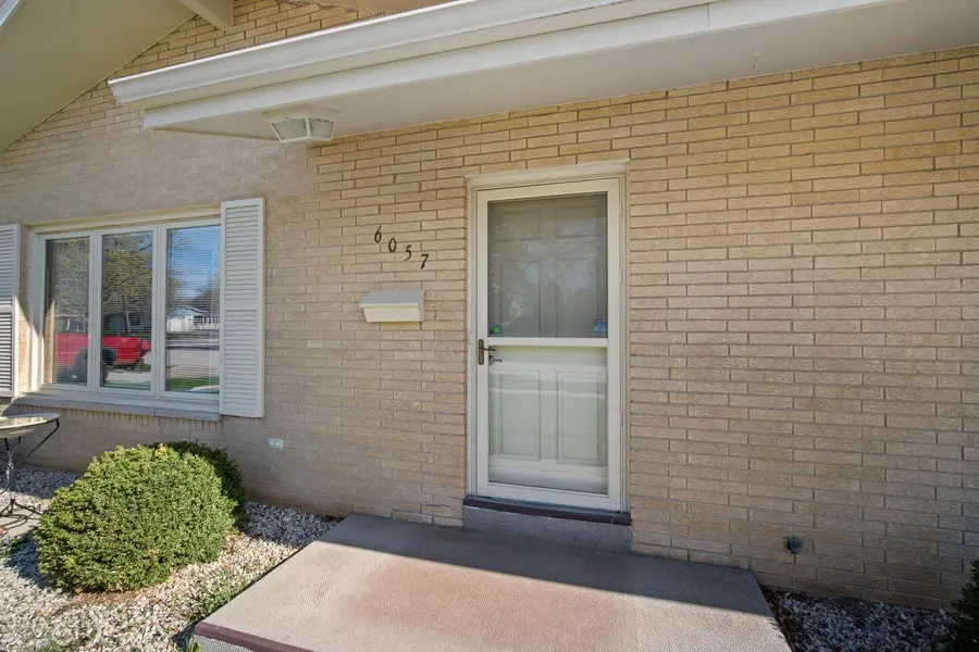 6057 Thornapple DRIVE, Greendale, WI 53129 - #2