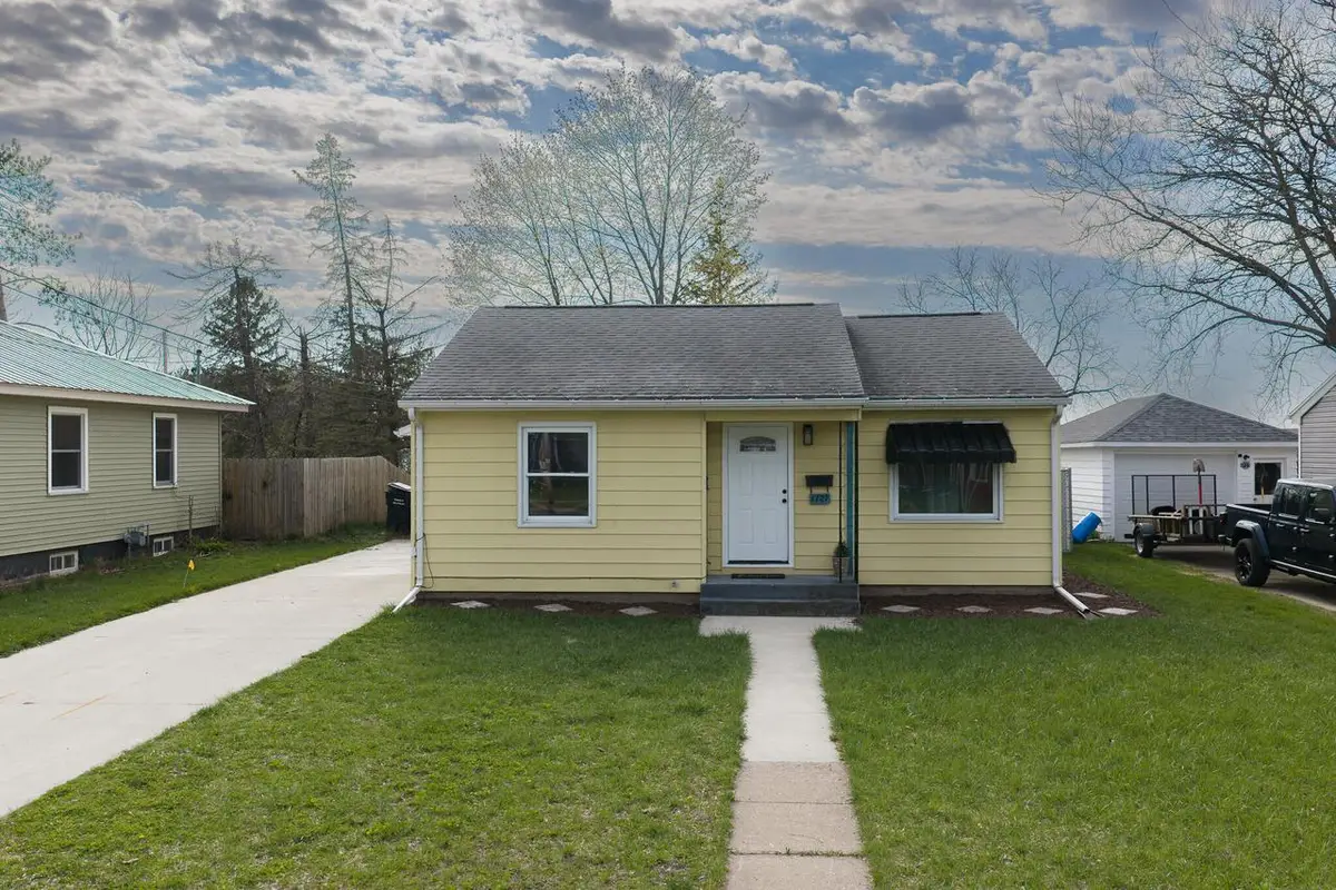 1727 Stoughton Ave, Tomah, WI 54660 - #1