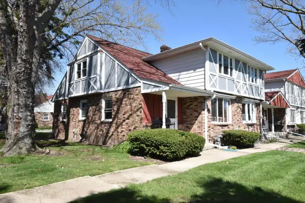 5132 King Arthurs COURT, Greenfield, WI 53221