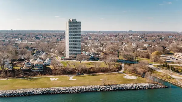 2525 Shore DRIVE #2A, Milwaukee, WI 53207