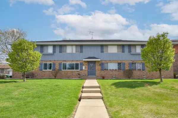 10237 Whitnall Edge DRIVE #104, Franklin, WI 53132