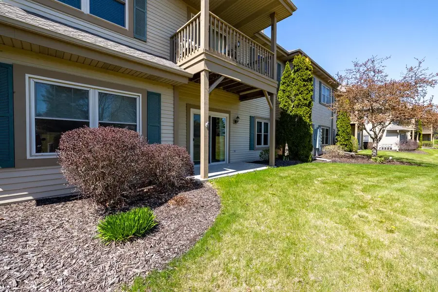 N55W17164 Ravenwood DRIVE, Menomonee Falls, WI 53051 - #2