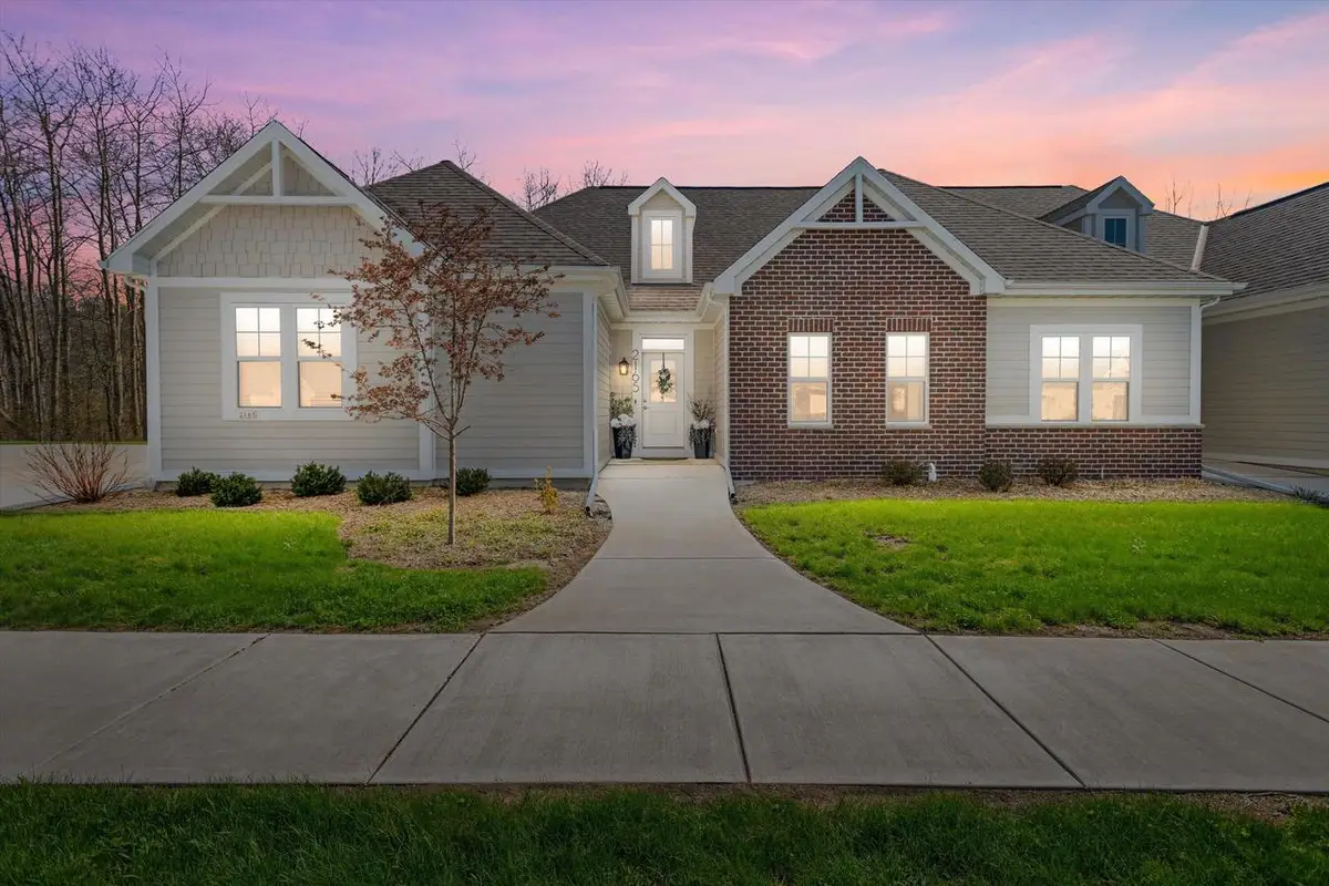 2165 Colonial Woods DRIVE, Oak Creek, WI 53154 - #1