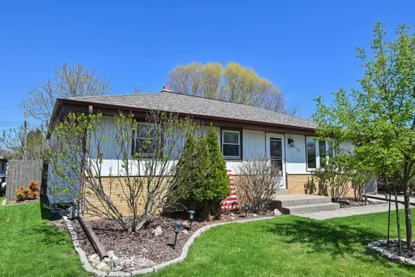 8100 W Tesch AVENUE, Milwaukee, WI 53220