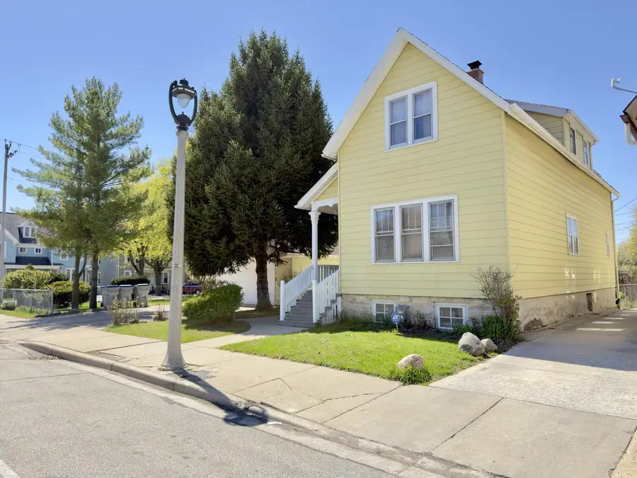 2111 N Holton STREET, Milwaukee, WI 53212 - #2