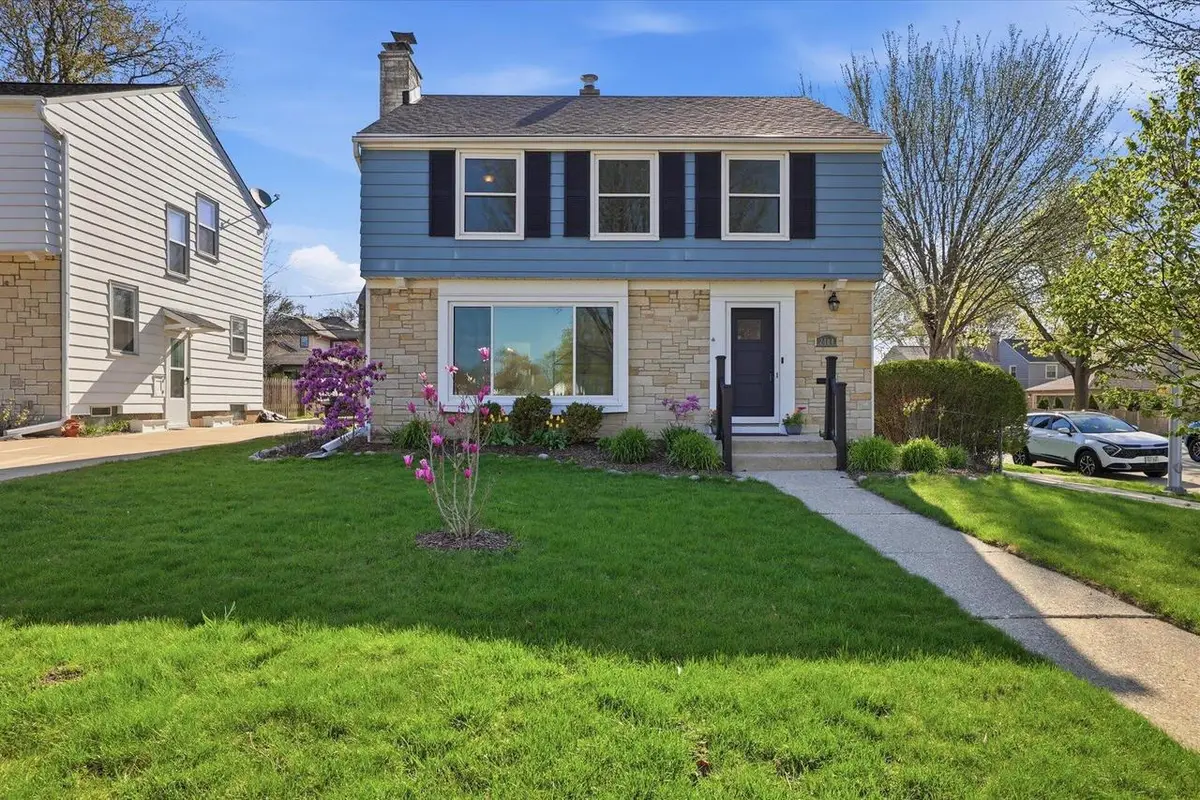2404 N 89th STREET, Wauwatosa, WI 53226 - #1