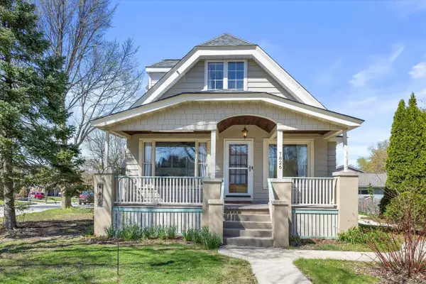 7826 W Cold Spring ROAD, Greenfield, WI 53220