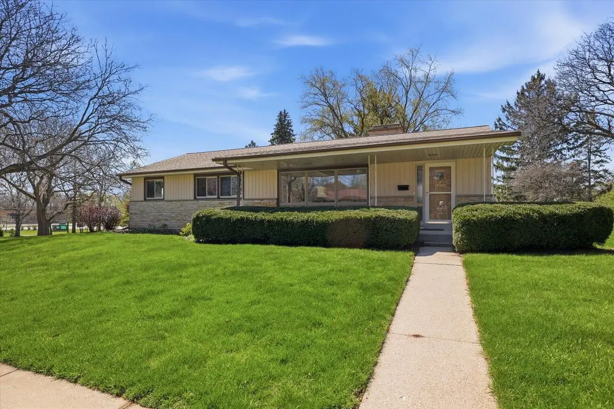 6909 Darnell LANE, Greendale, WI 53129 - #1