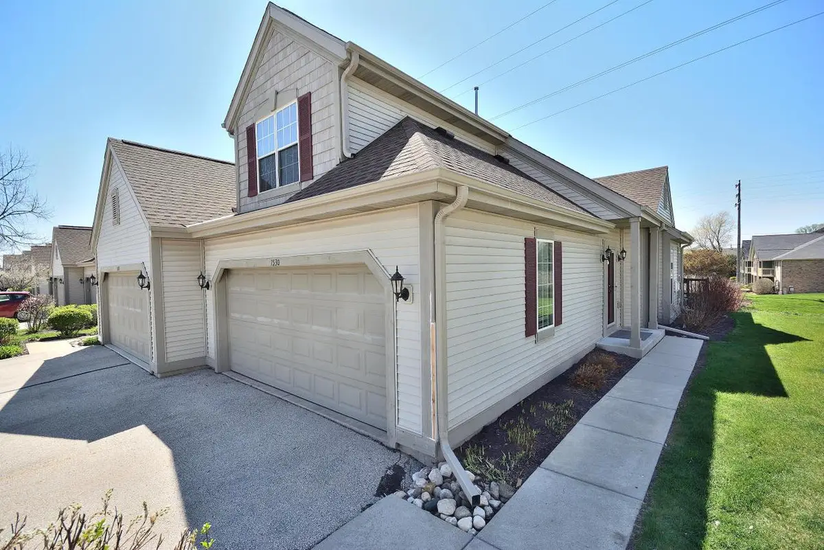 1530 Roxbury WAY, Waukesha, WI 53186 - #1
