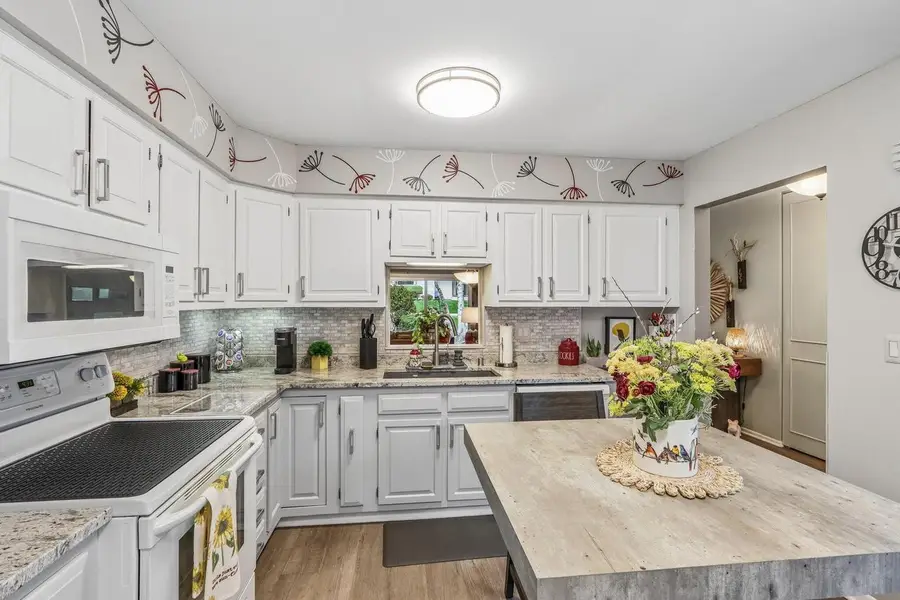 11013 Elder Tree COURT, Mequon, WI 53092 - #3