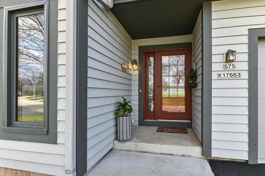 S75W17663 Harbor CIRCLE #D, Muskego, WI 53150 - #3