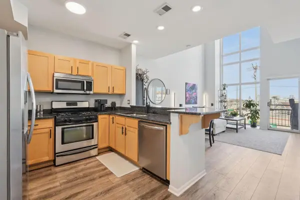 2121 Kinnickinnic AVENUE #105, Milwaukee, WI 53207