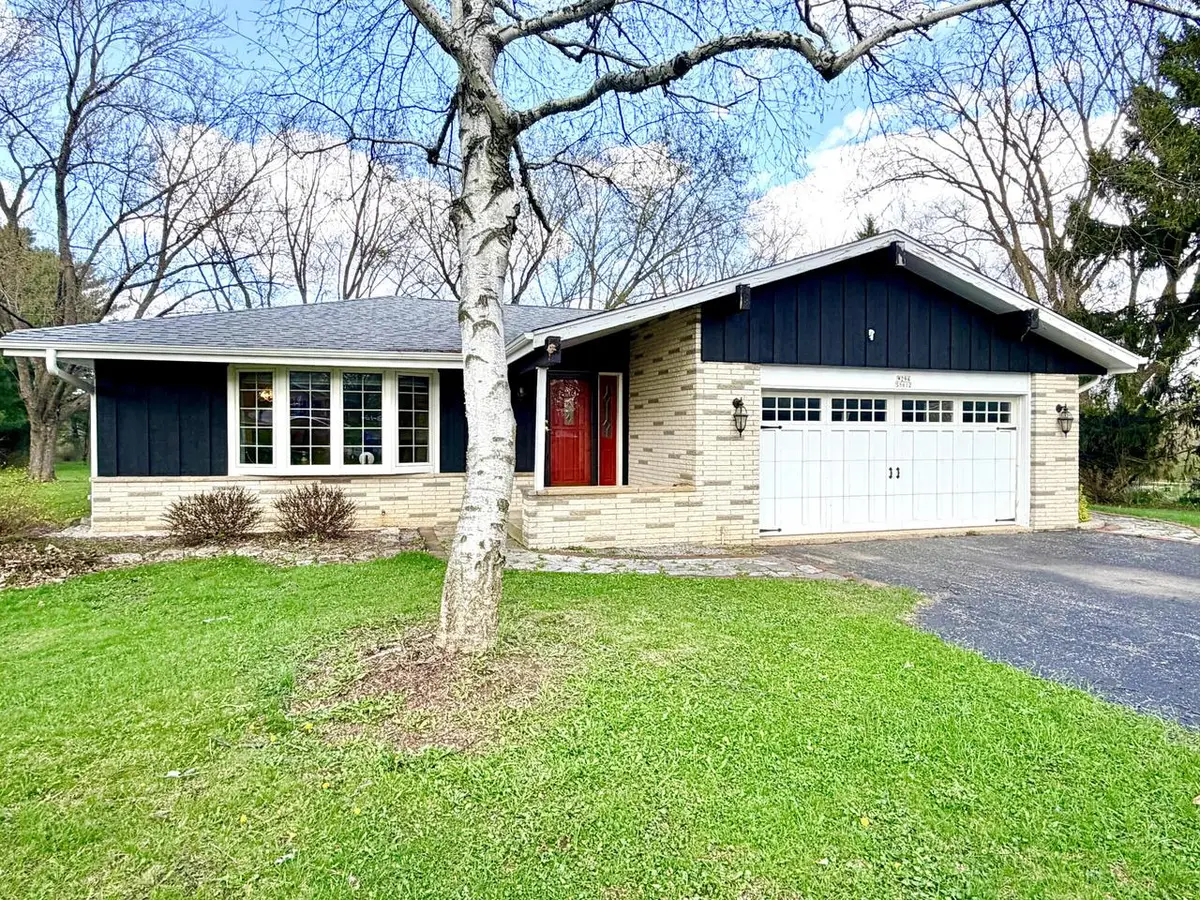 W294S5612 Windcrest DRIVE, Waukesha, WI 53189 - #1
