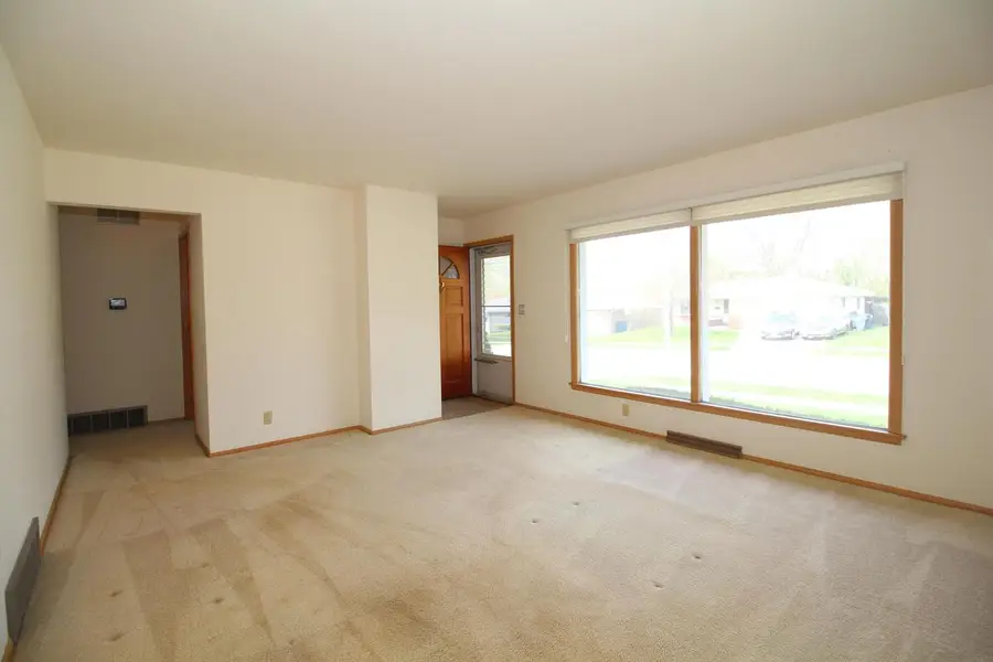 8729 W Tripoli AVENUE, Milwaukee, WI 53228 - #3