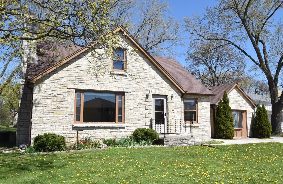 12814 W Hampton AVENUE, Butler, WI 53007 - #1