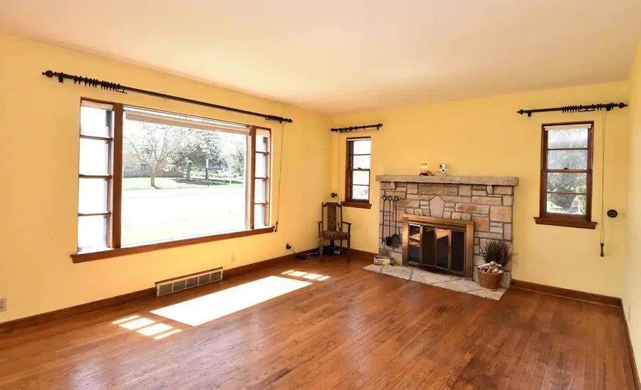 12814 W Hampton AVENUE, Butler, WI 53007 - #3