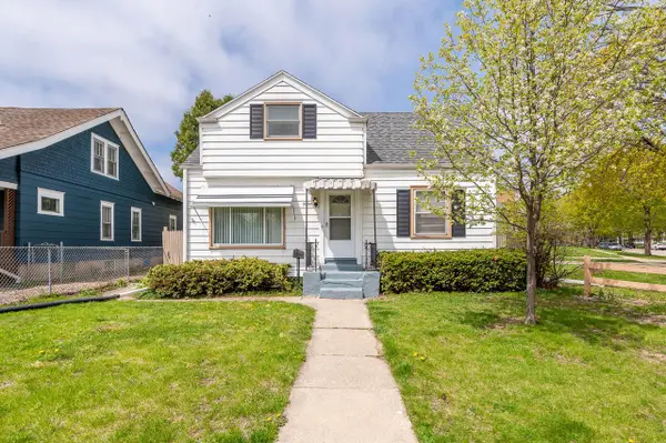 9200 W Swan CIRCLE, Milwaukee, WI 53225