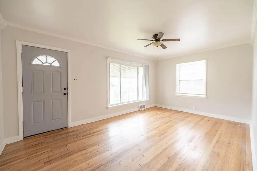 9200 W Swan CIRCLE, Milwaukee, WI 53225 - #2
