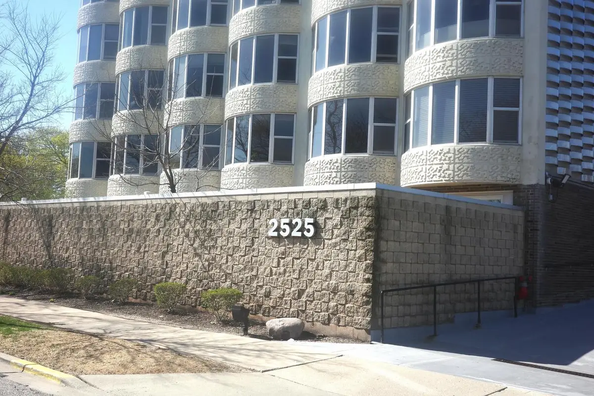 2525 Shore DRIVE #1D, Milwaukee, WI 53207 - #1