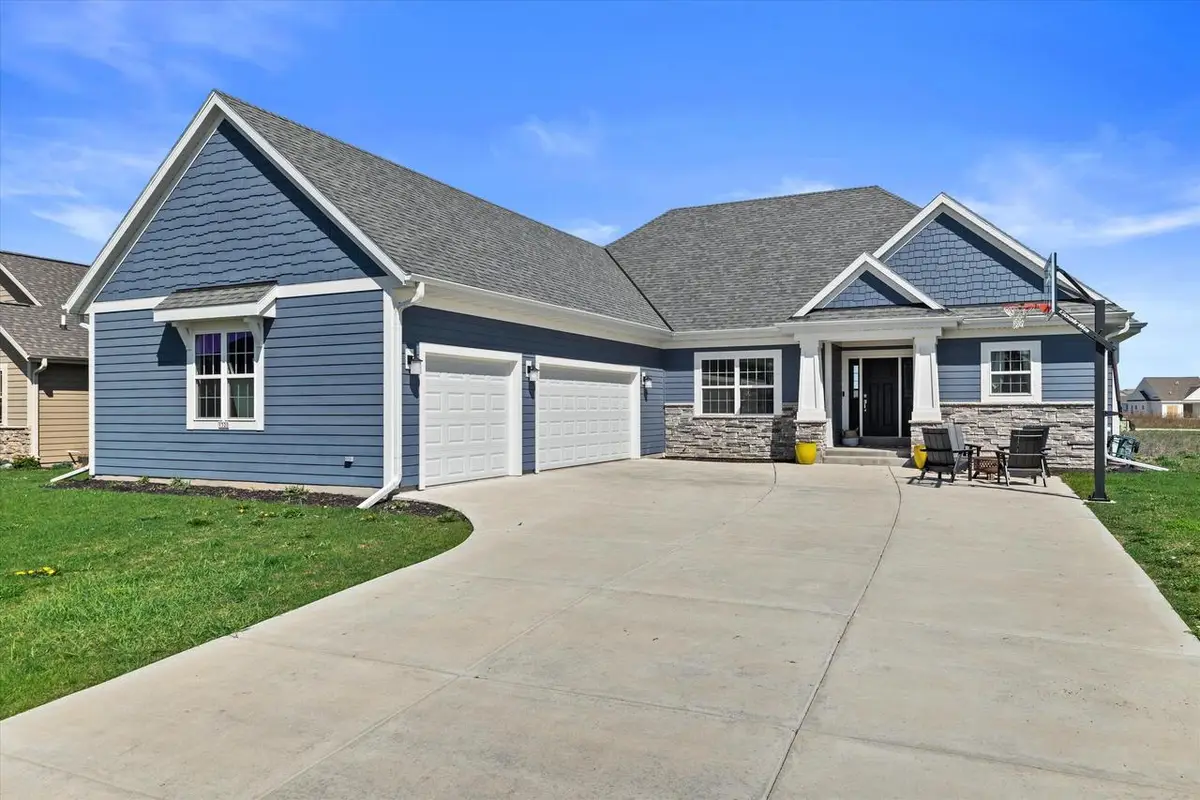 1320 Foxwood PASS, Oconomowoc, WI 53066 - #1