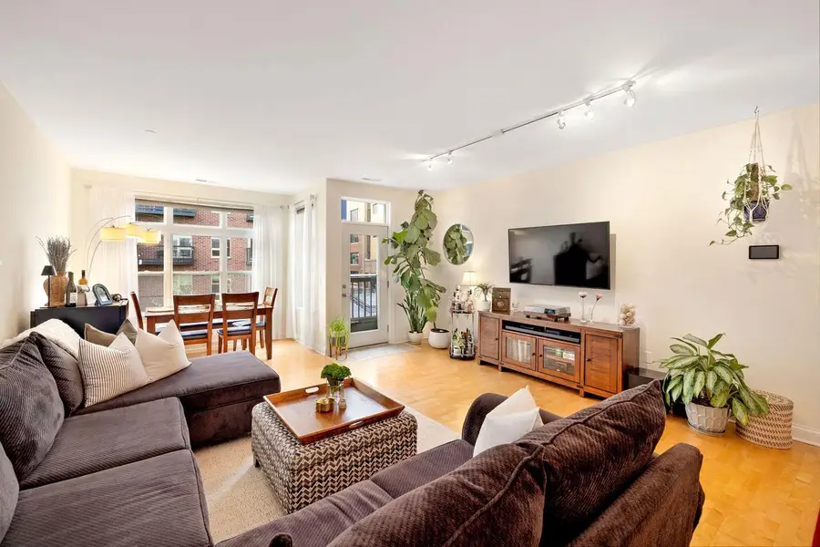 1915 Water STREET #400, Milwaukee, WI 53202 - #3