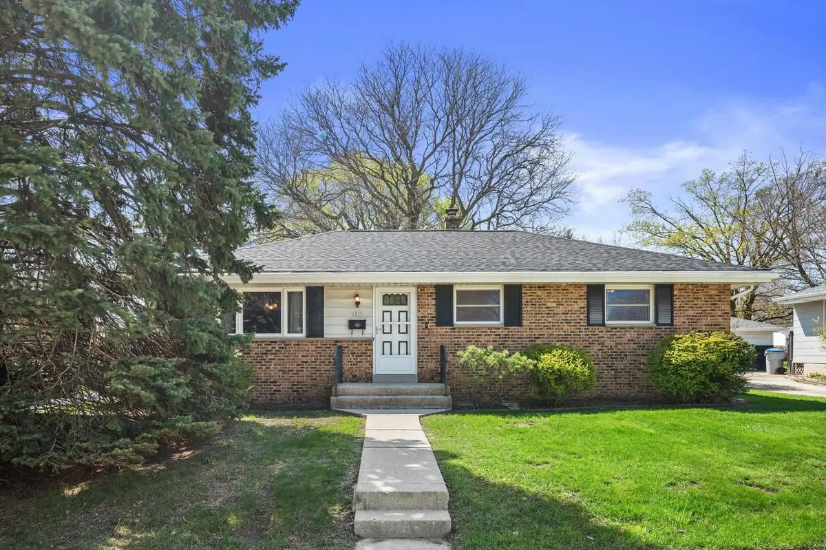 1835 W Kimberly AVENUE, Milwaukee, WI 53221 - #1