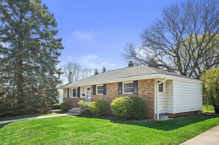 1835 W Kimberly AVENUE, Milwaukee, WI 53221 - #2