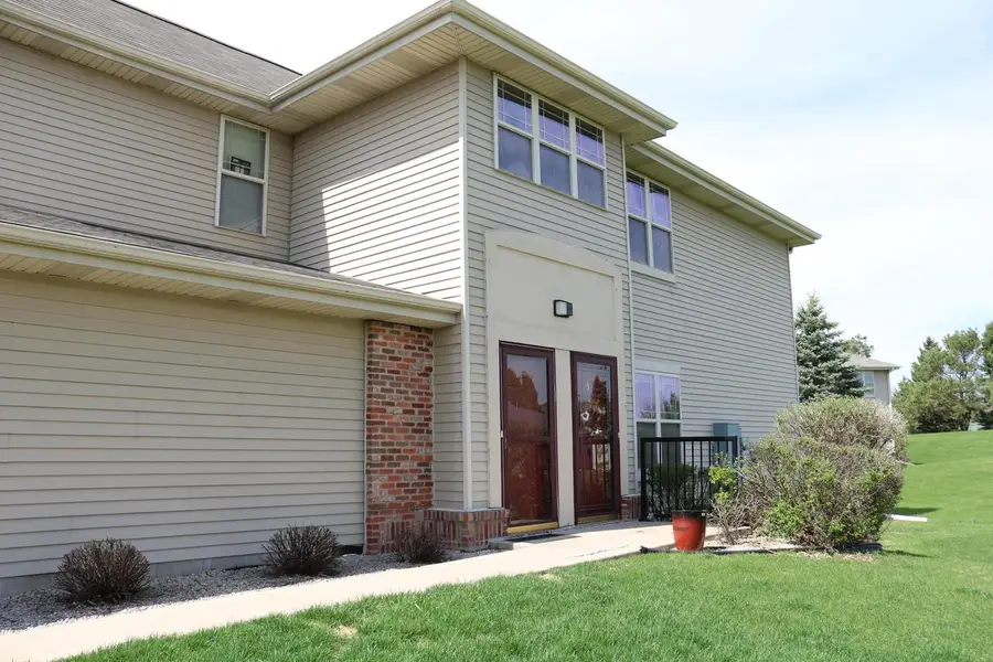 1022 Woodview COURT ##3, Slinger, WI 53086 - #2