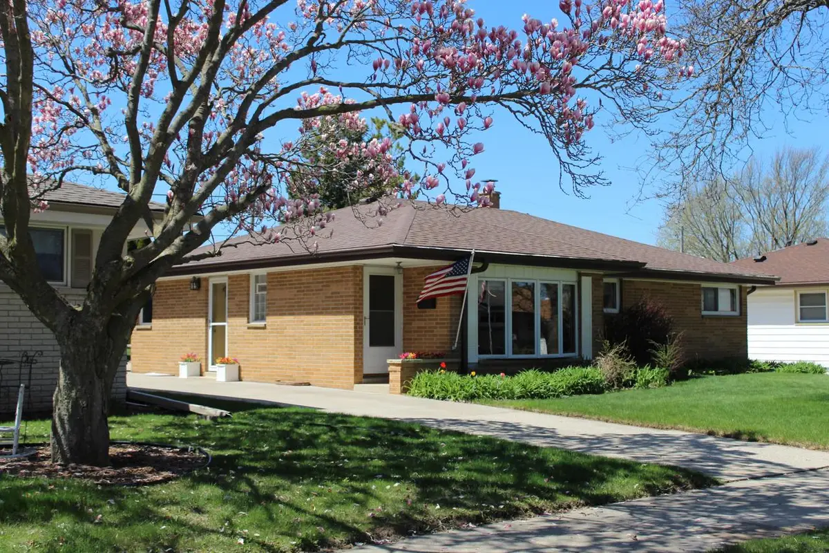 6017 S Delaware AVENUE, Cudahy, WI 53110 - #1