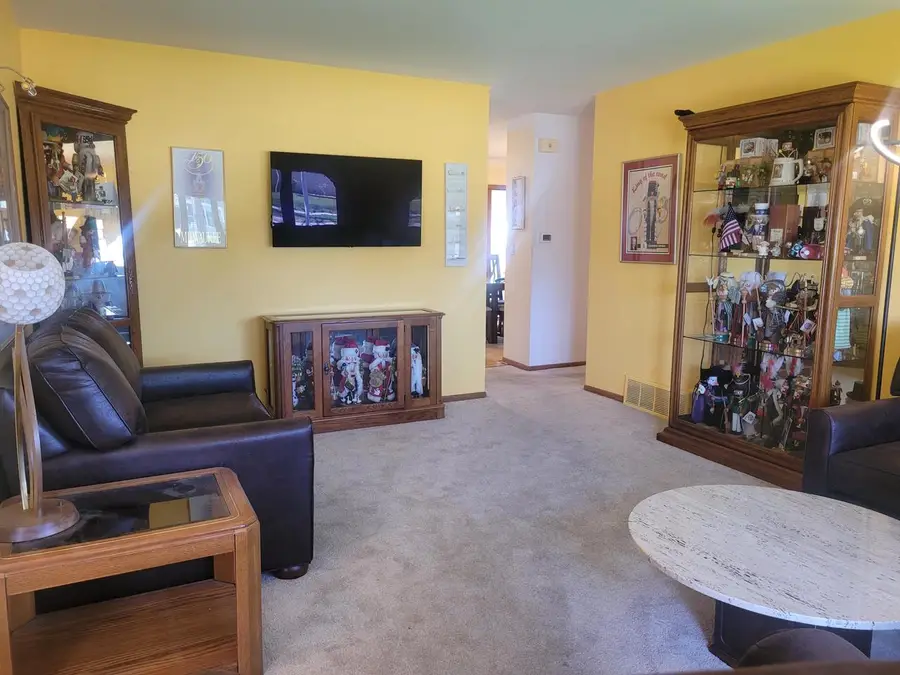 6017 S Delaware AVENUE, Cudahy, WI 53110 - #3