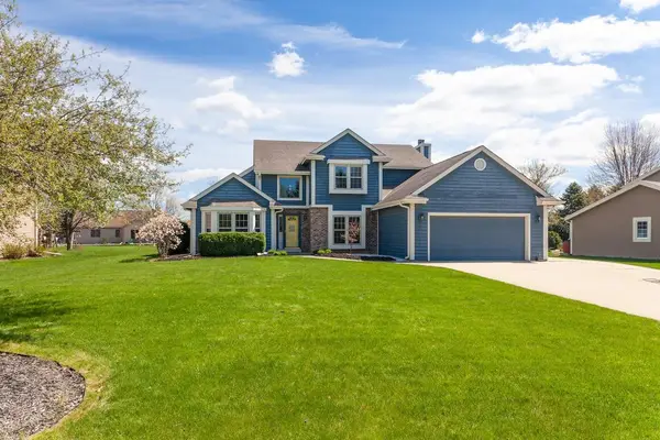 W227N2540 Meadowood LANE, Waukesha, WI 53186