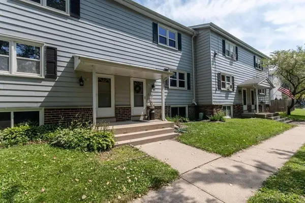 228 Wolf DRIVE #3, Dousman, WI 53118