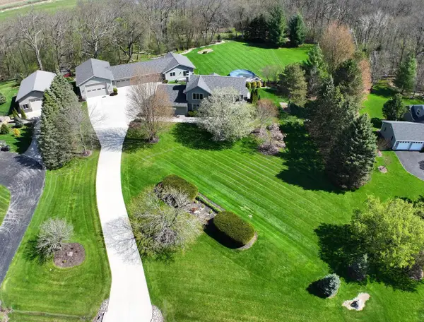 25610 Deer Ridge TRAIL, Waterford, WI 53185