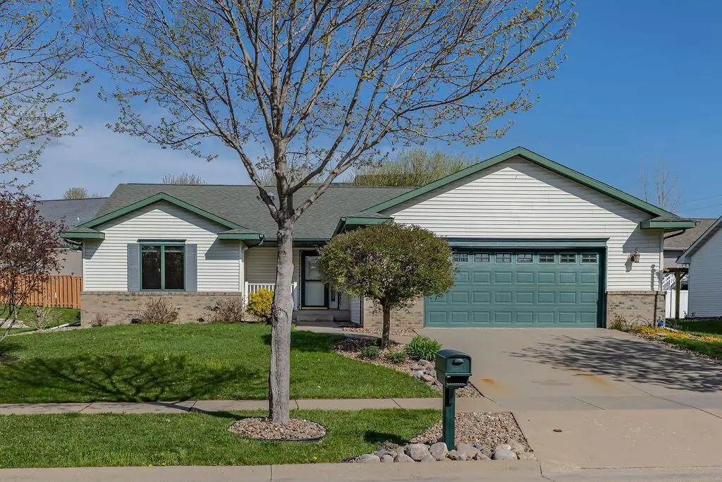 1009 Windhill STREET, Onalaska, WI 54650 - #1
