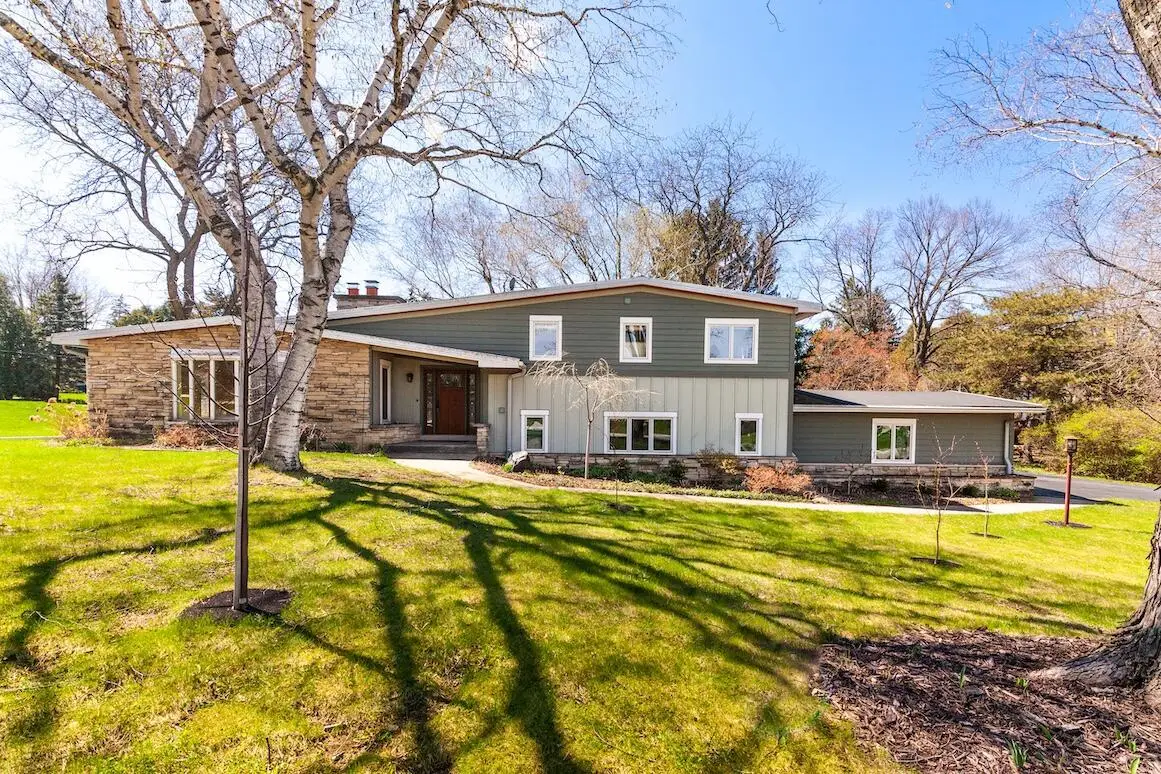 W154N8067 Elm LANE, Menomonee Falls, WI 53051 - #1
