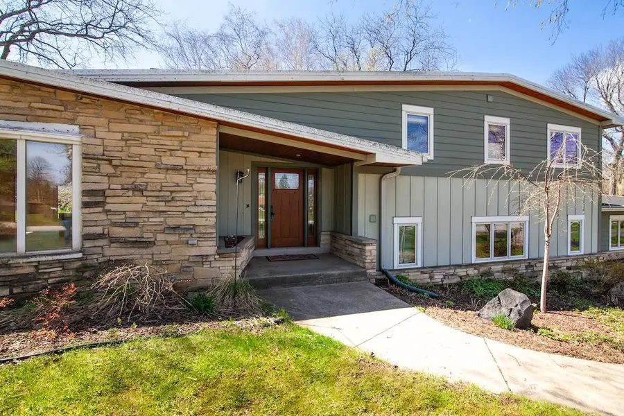 W154N8067 Elm LANE, Menomonee Falls, WI 53051 - #2