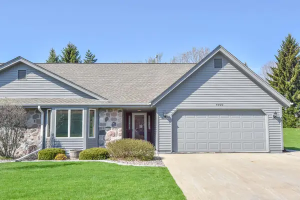 1400 Hidden Fields DRIVE, West Bend, WI 53095