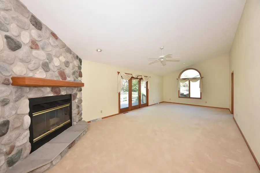 1400 Hidden Fields DRIVE, West Bend, WI 53095 - #3