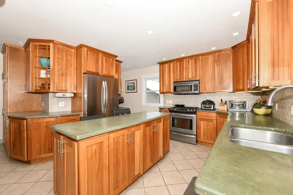 4222 Maple DRIVE, Delavan, WI 53115