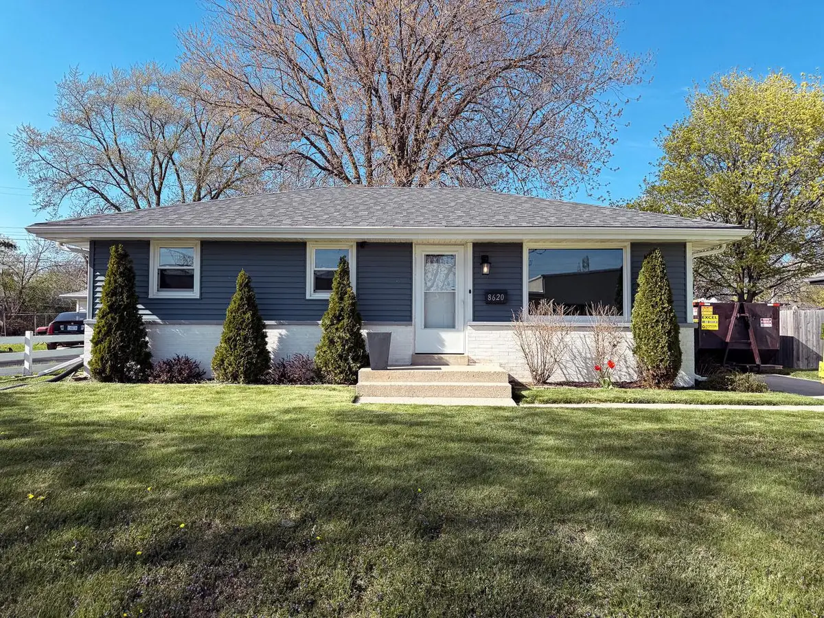8620 Lynx AVENUE, Milwaukee, WI 53225 - #1