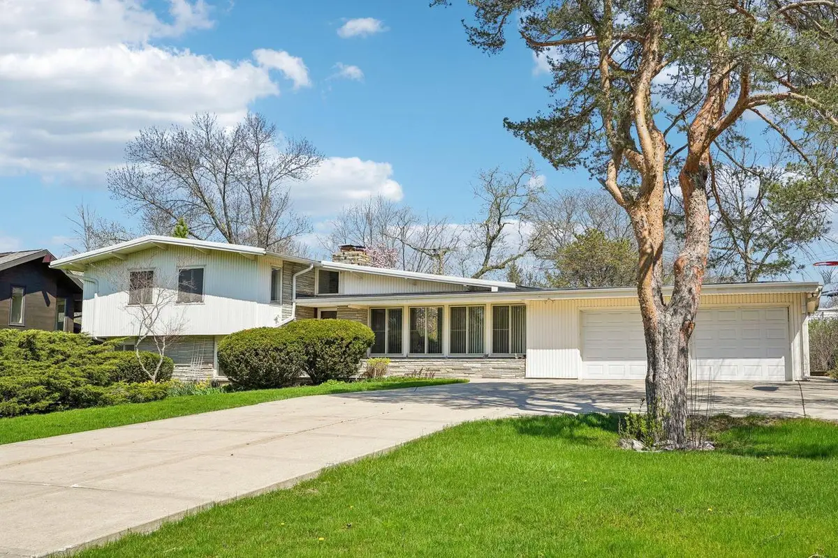1136 E Brown Deer ROAD, Milwaukee, WI 53217 - #1