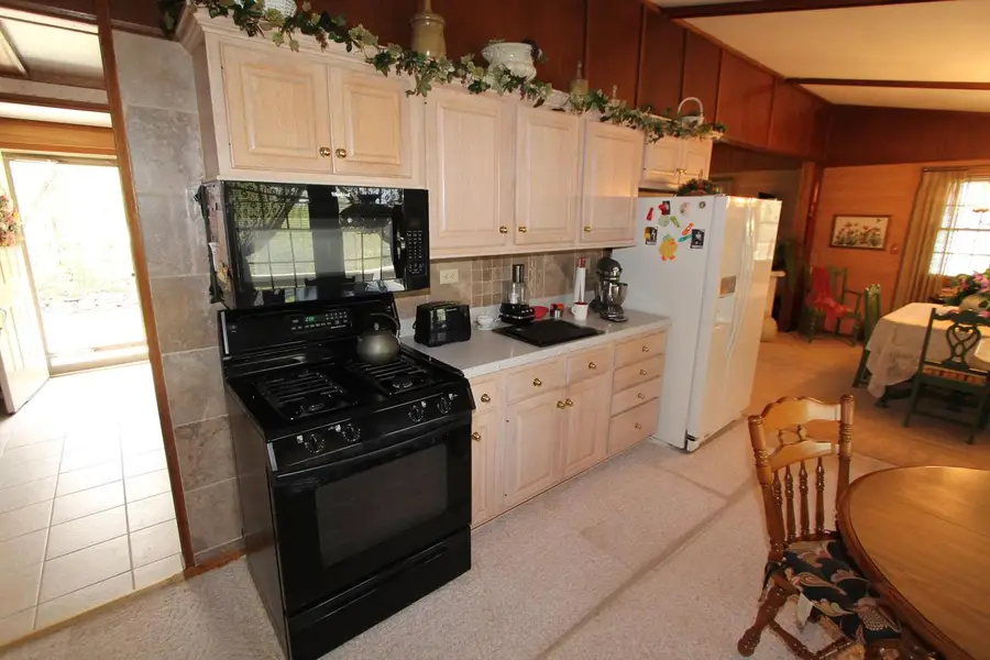 308 Highridge ROAD, Burlington, WI 53105 - #2