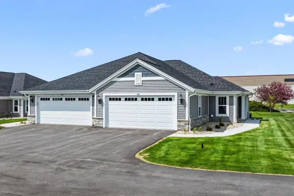 500 Hunter Oaks BOULEVARD #1002, Watertown, WI 53094