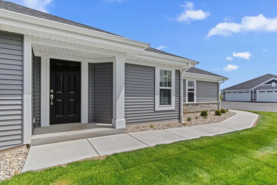 504 Hunter Oaks BOULEVARD #1001, Watertown, WI 53094 - #2