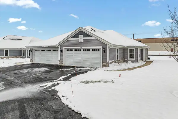 508 Hunter Oaks BOULEVARD #902, Watertown, WI 53094