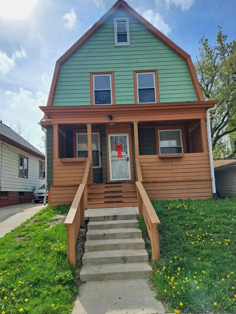 911 N 37th STREET, Milwaukee, WI 53208 - #1