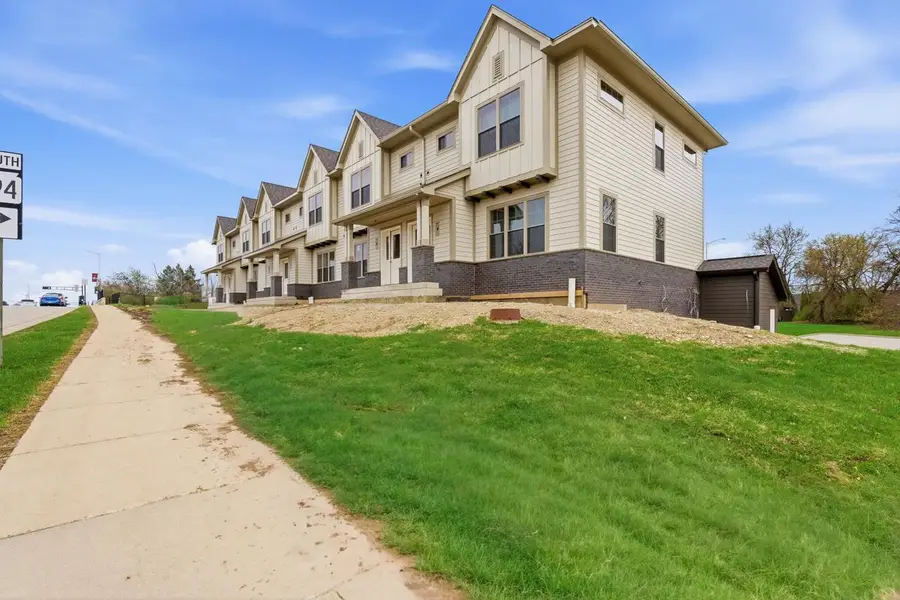2127 Howard AVENUE, Saint Francis, WI 53235 - #3