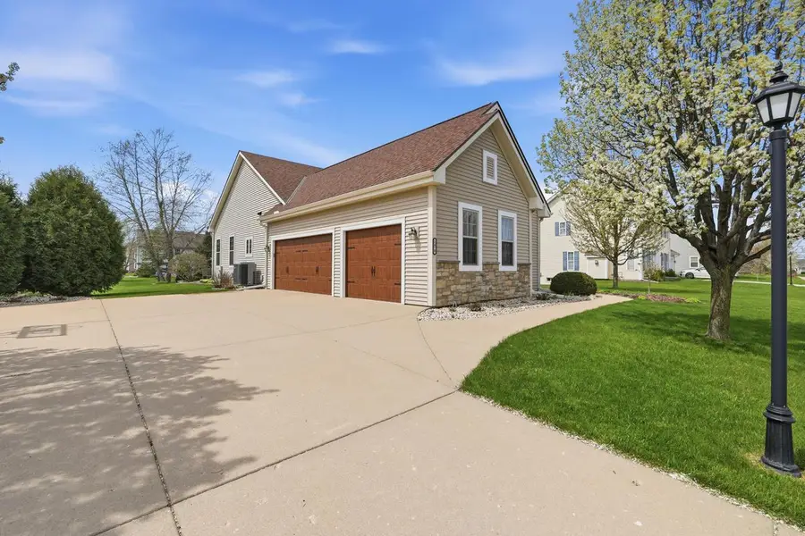 1470 Waters Edge DRIVE, Oconomowoc, WI 53066 - #2