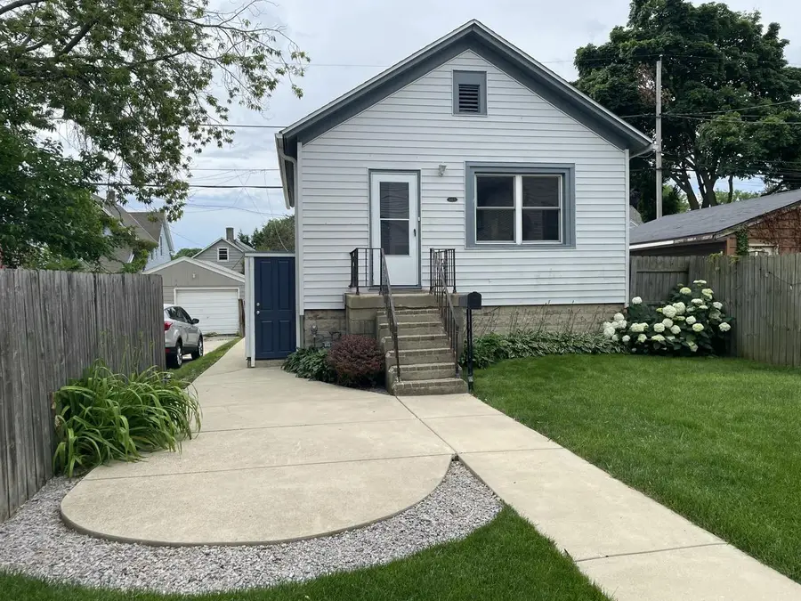 443 Dover STREET #445, Milwaukee, WI 53207 - #2