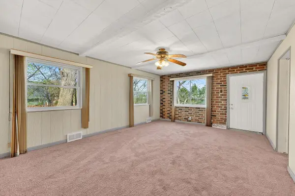 3561 S 31st STREET, Greenfield, WI 53221